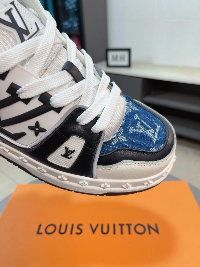 Men's men's shoes 💰620🌹🌹 Comes with a full set of packaging "Loui* Vuitto*" LV's new Gaobang sports and casual shoes. Imported first-layer cowhide ➕ Imported sheepskin lining is high-end and comfortable, and the original outsole is light and wear-resistant! Purely handmade, details determine quality! Code number 38-44